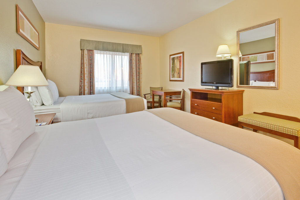 Holiday Inn Express Winfield - Teays Valley Hurricane Exterior foto